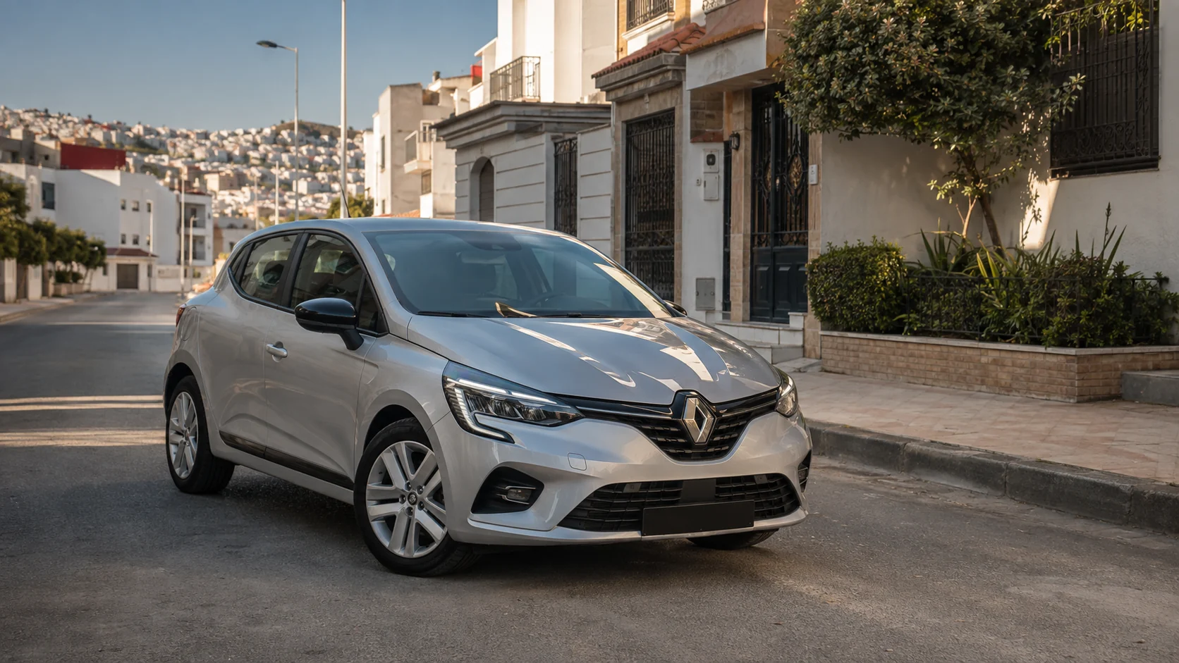 Renault Clio 5 de location dans le quartier Dehar Ahajjam à Tanger
