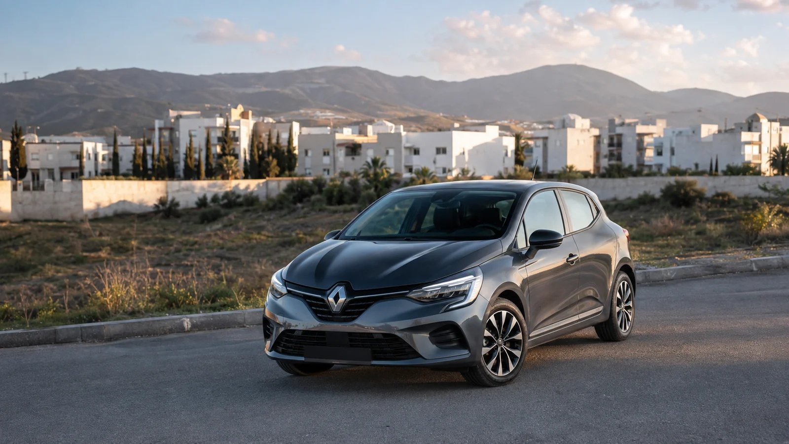 Renault Clio 5 de location à Badriouyene, Tanger, dans le secteur de Gueznaia