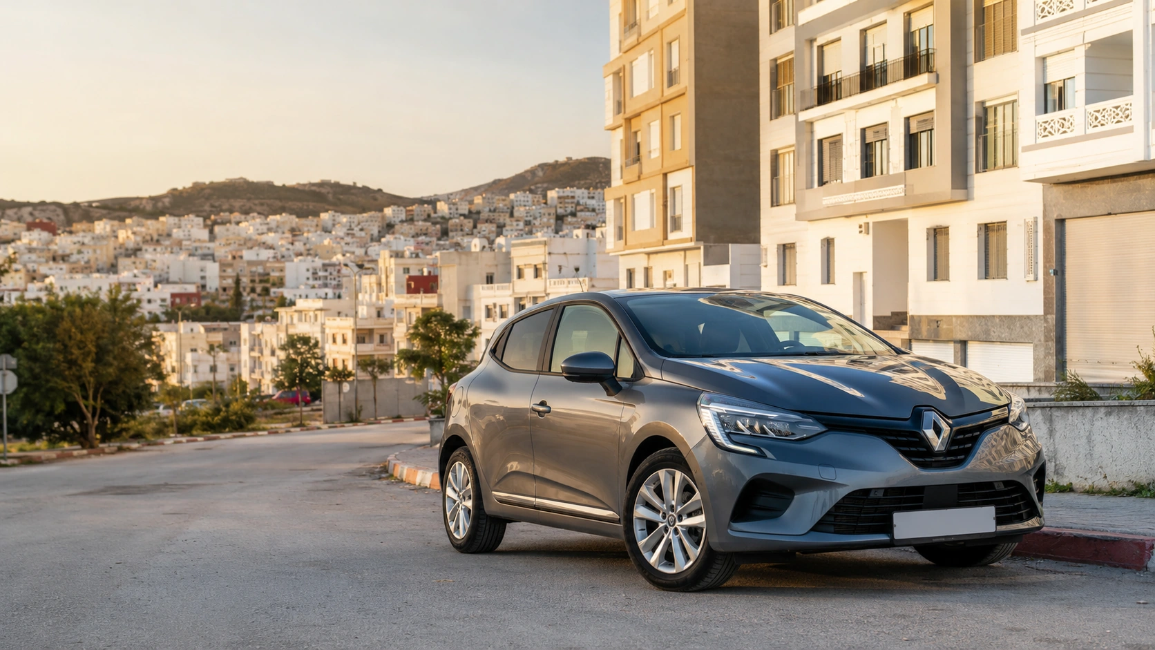Renault Clio 5 de location dans le secteur de Beni Makada à Tanger