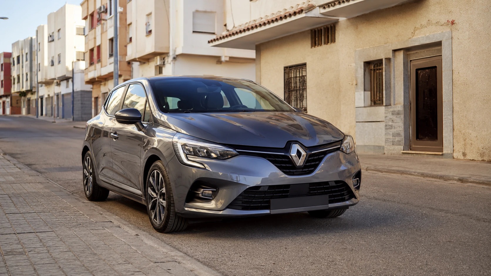 Renault Clio 5 de location dans le quartier Idrissia à Tanger