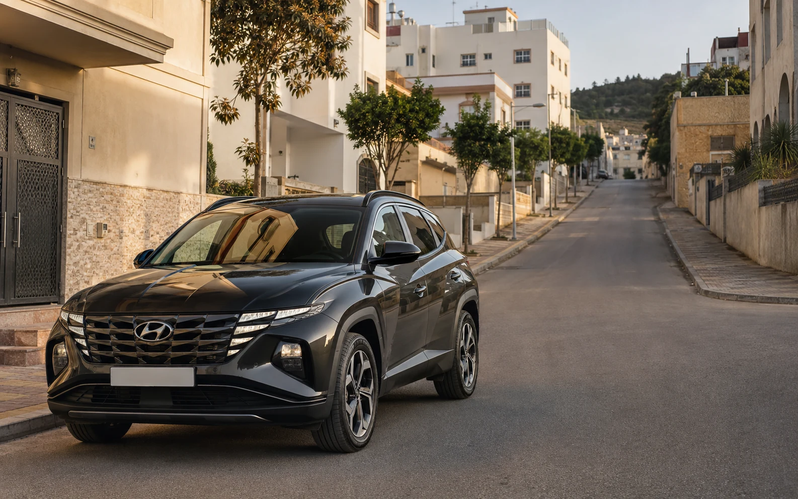 Hyundai Tucson de location dans un quartier résidentiel de Tanger près de Haoumat Fatma